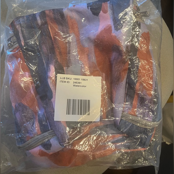 Brand New LL Bean Hanging Toiletry Bag Organizer Size Medium Watercolor Pattern - Picture 6 of 6